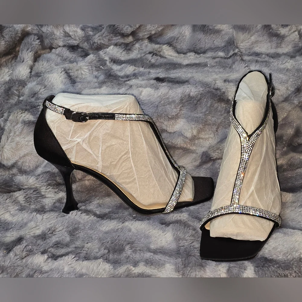 NWB Vince Camuto Women's Sorthand Heeled‎ Sandal Black Satin Size 11